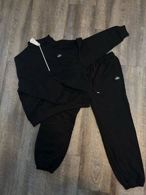 ALO Yoga Black Zip-Quarter Pullover & Jogger Set